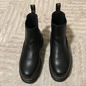 Dr. Martens black leather Audrick Chelsea boots bouncing soles- 8w- LIKE NEW!!